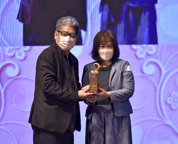 三發10年耕耘榮獲「文馨獎」 仁武創世造鎮打造書香樂音輕豪邸